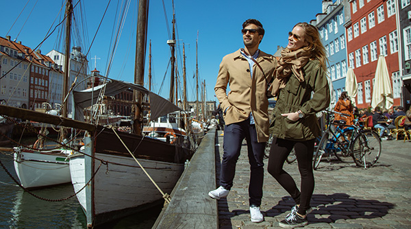 To mennesker i Nyhavn